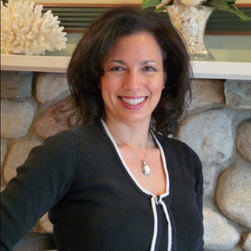 Meet your Posher Ambassador, Cyndi